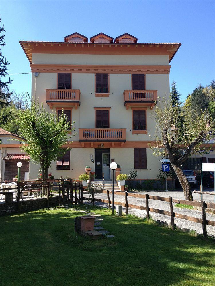 Albergo Chiara Savignone Екстериор снимка