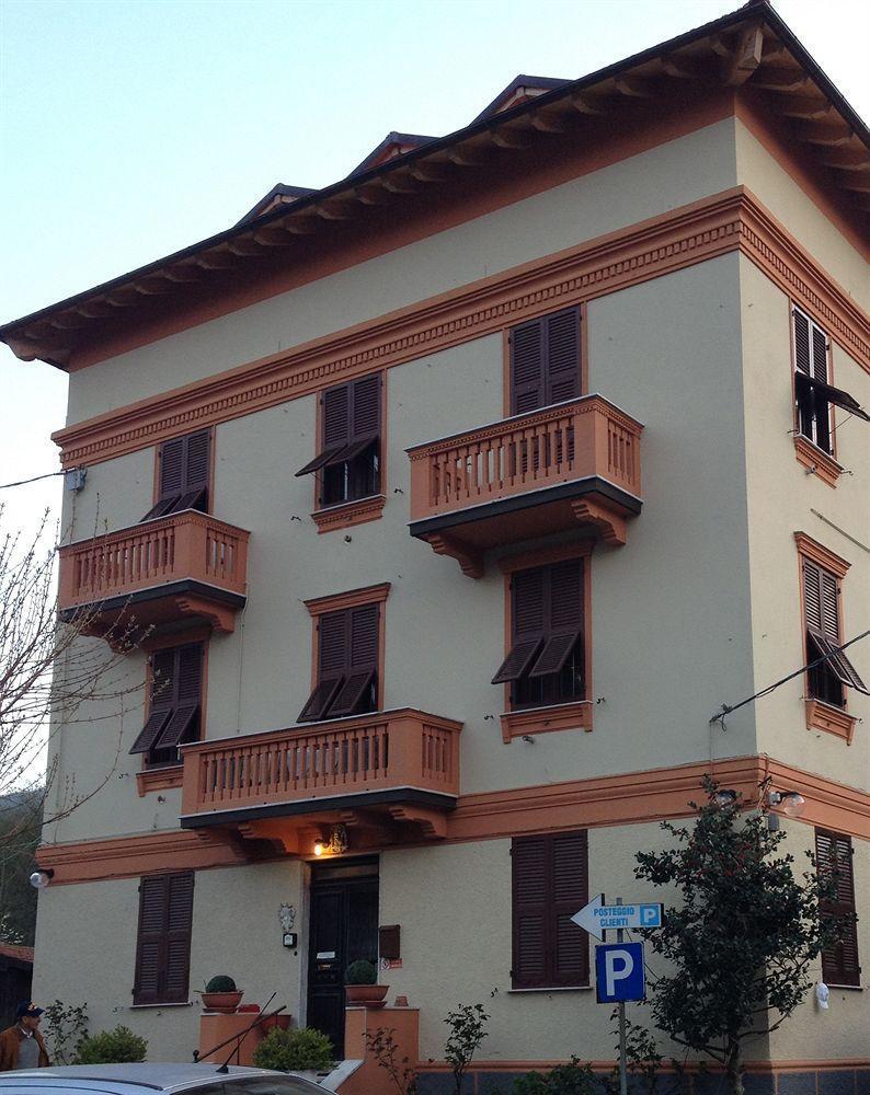 Albergo Chiara Savignone Екстериор снимка